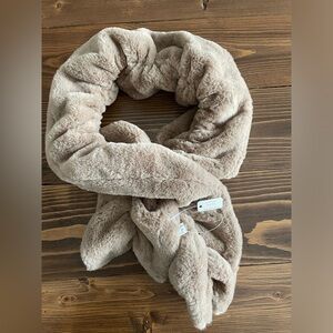 Brown Keyhole Scrunchy Scarf • NWT